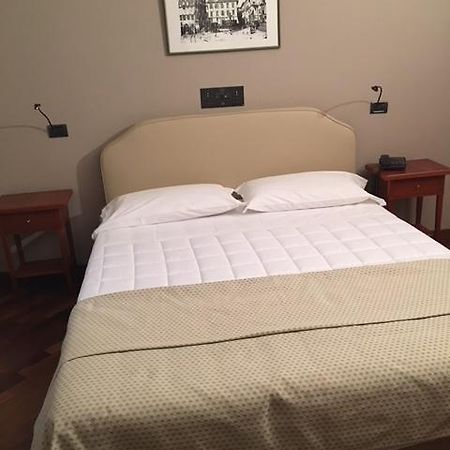 Hotel Il Cigno Perugia Bagian luar foto