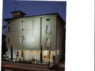 Hotel Il Cigno Perugia Bagian luar foto